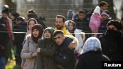 Pazarkule sınır kapısında Yunanistan'a geçmeye çalışan göçmenler